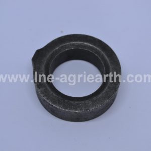 81870148 CNH Spacer